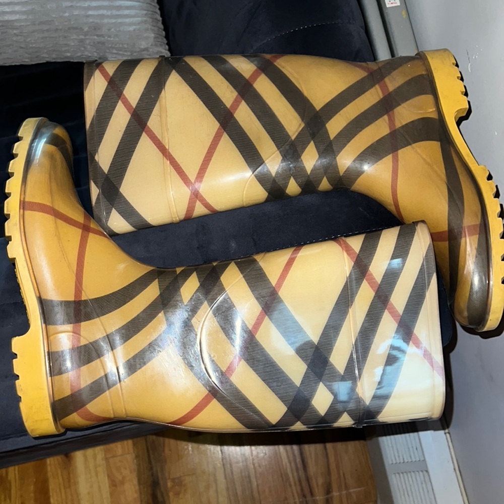 Burberry rain boots